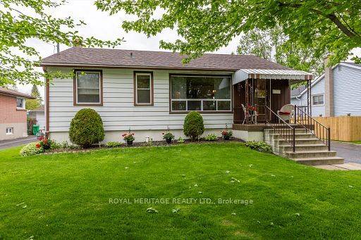 126 Goodfellow RD, Peterborough Central, ON K9J 5X1