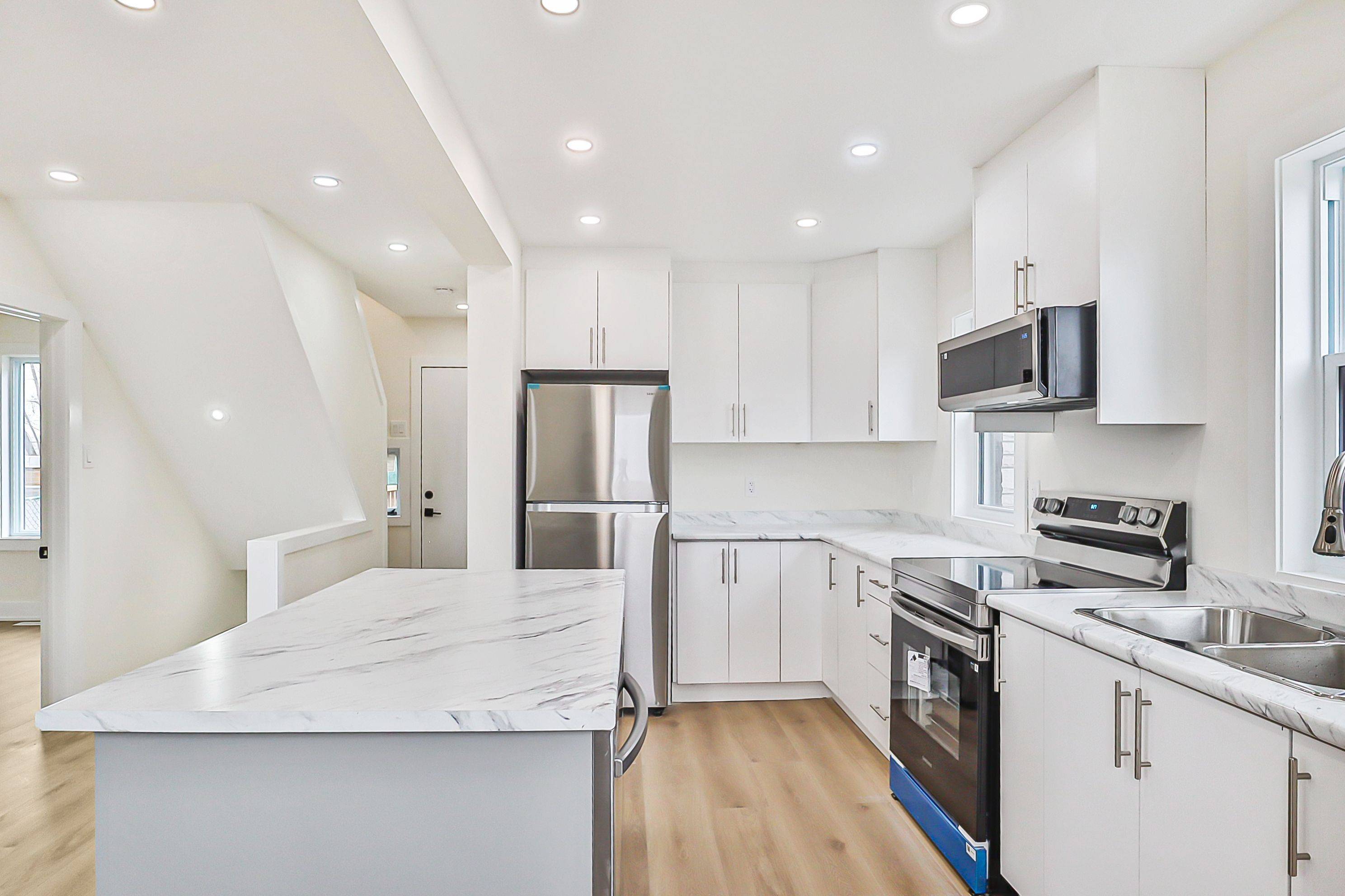 Kitchener, ON N2H 5Z2,761 Guelph ST