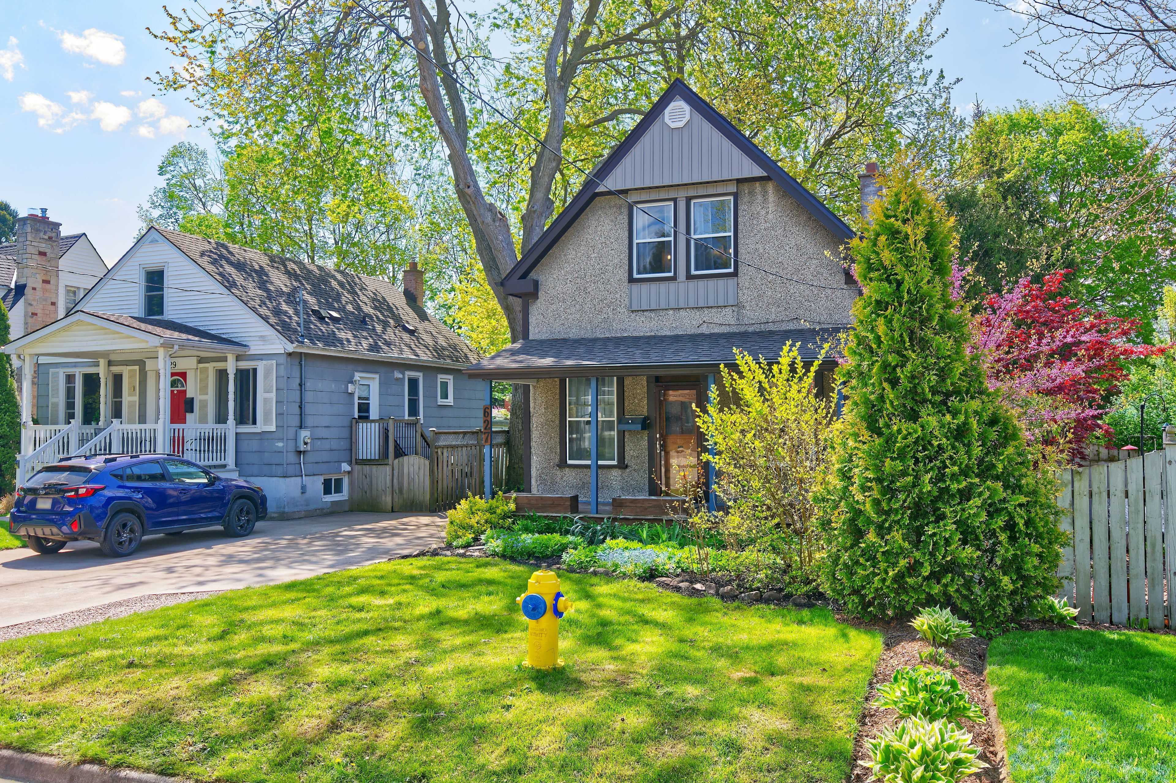 London East, ON N5Y 3P9,627 St James ST