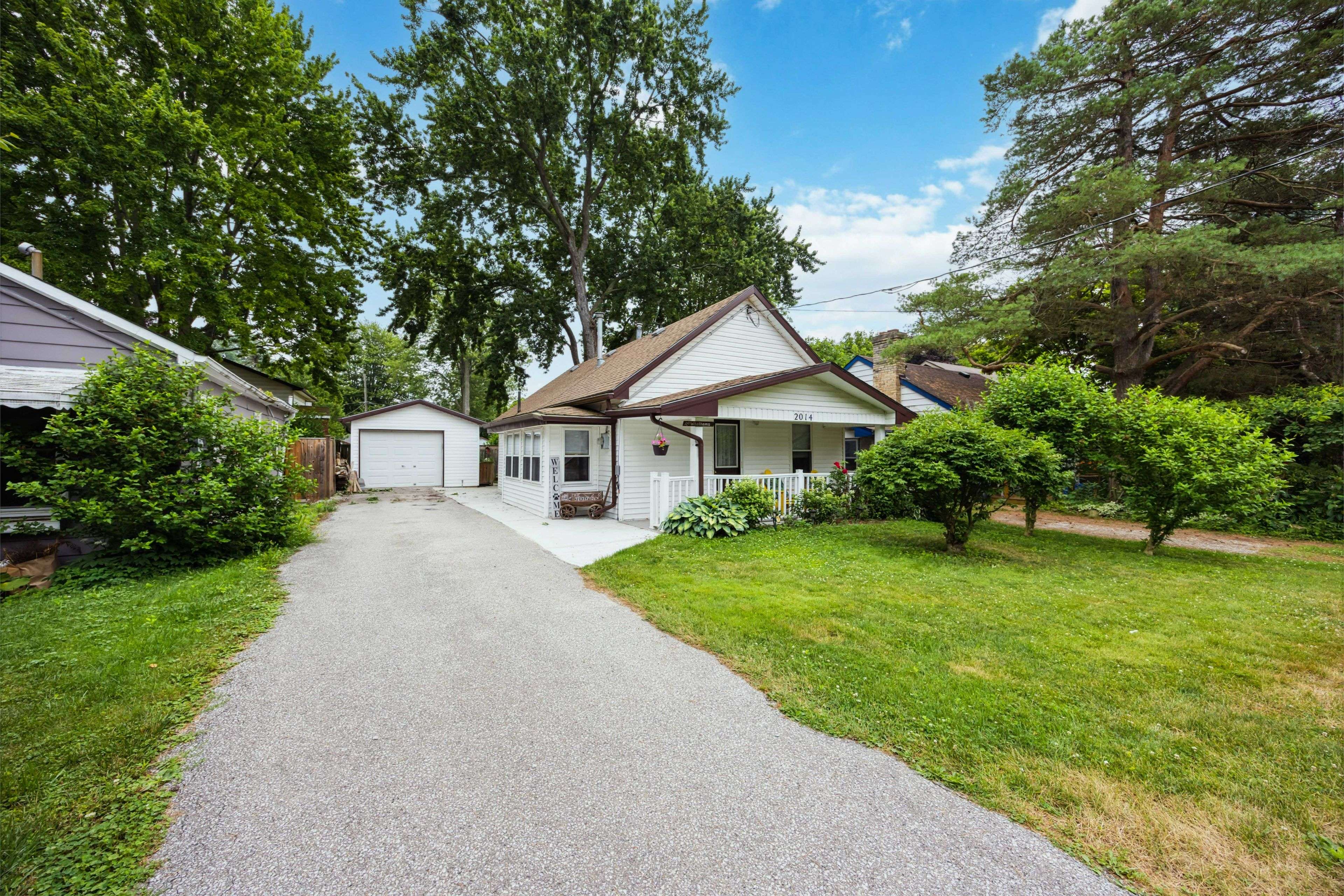 Sarnia, ON N0N 1C0,2014 Yonge ST