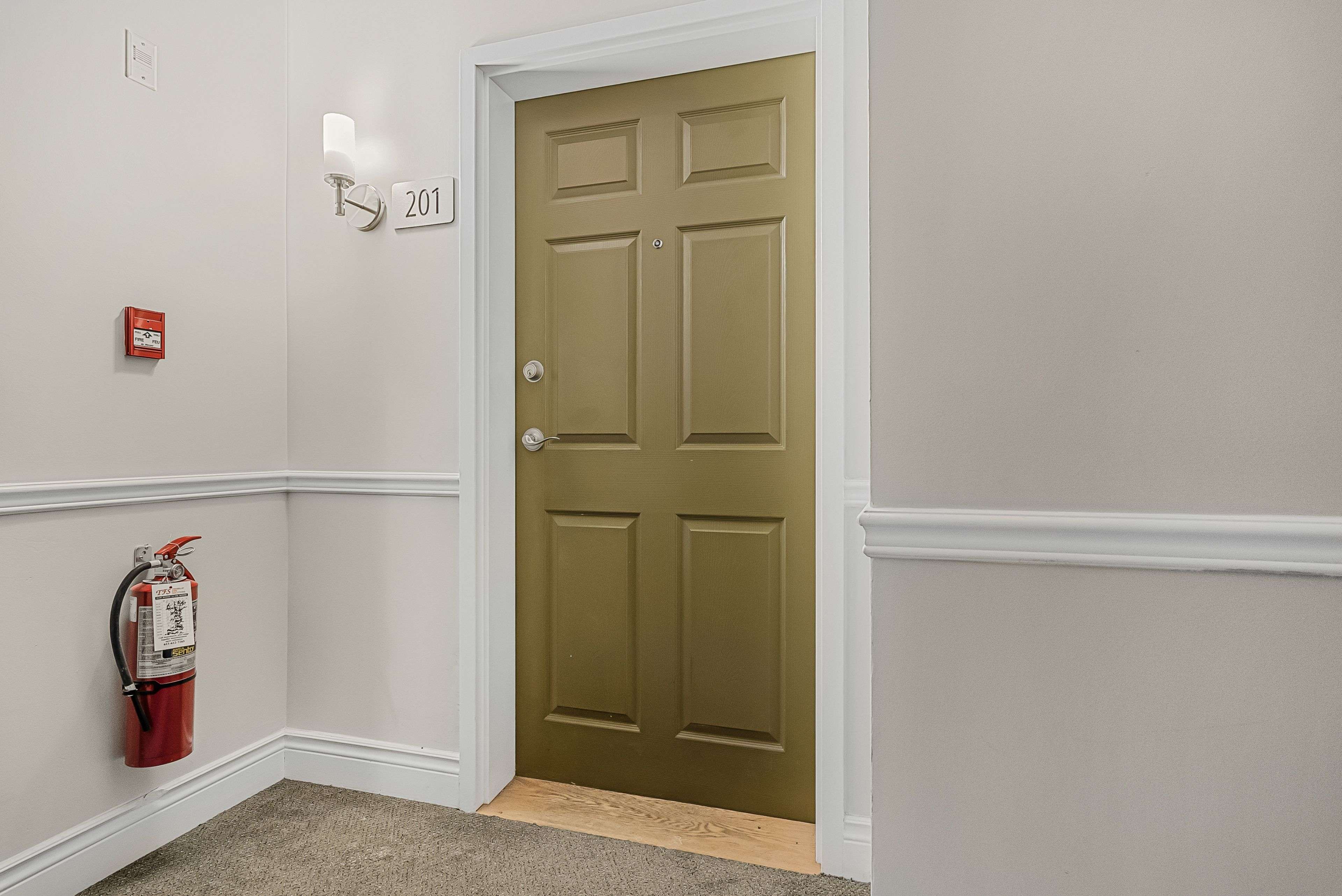Kanata, ON K2T 0J2,140 Guelph Private #201