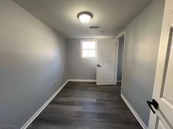 Phillipsburg Town, NJ 08865,151 S Main St