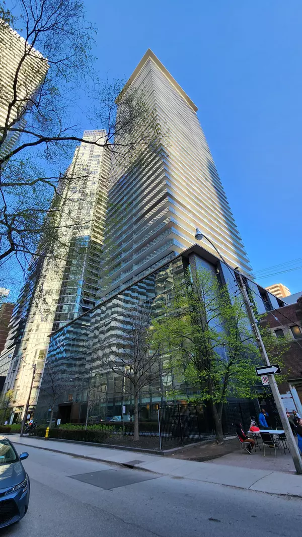 Toronto C08, ON M4Y 0A2,33 Charles ST E #2507