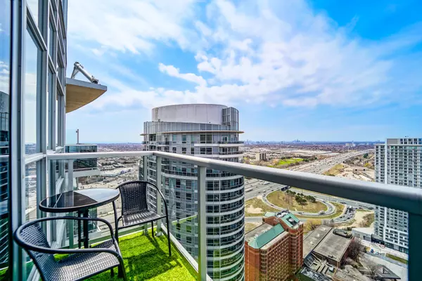 Toronto E07, ON M1S 0L1,135 Village Green SQ #PH21