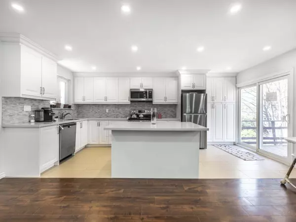 Newmarket, ON L3Y 5A2,640 Irwin CRES