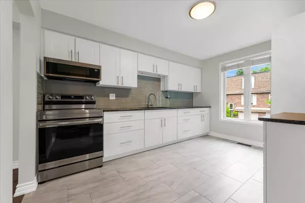 Burlington, ON L7P 2B4,1531 Westminster PL
