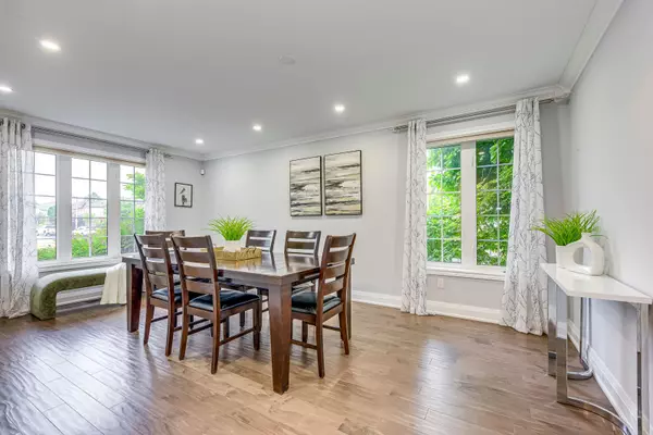 Burlington, ON L7L 6N8,2387 Heslop ST