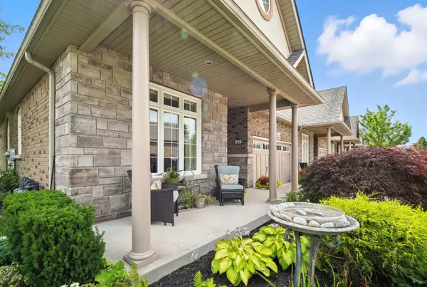 Niagara Falls, ON L2H 0E4,6334 Desanka AVE #8