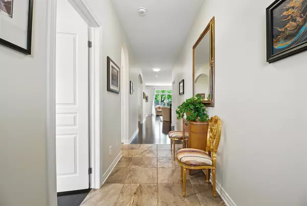 Niagara Falls, ON L2H 0E4,6334 Desanka AVE #8
