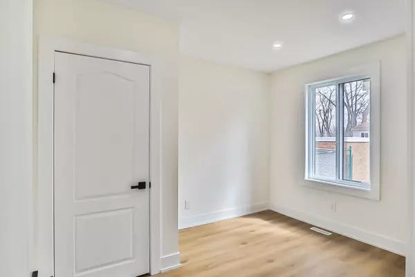 Kitchener, ON N2H 5Z2,761 Guelph ST