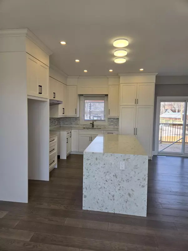 Port Colborne, ON L3K 2K8,41 Amelia ST