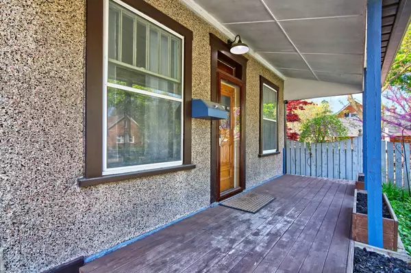 London East, ON N5Y 3P9,627 St James ST