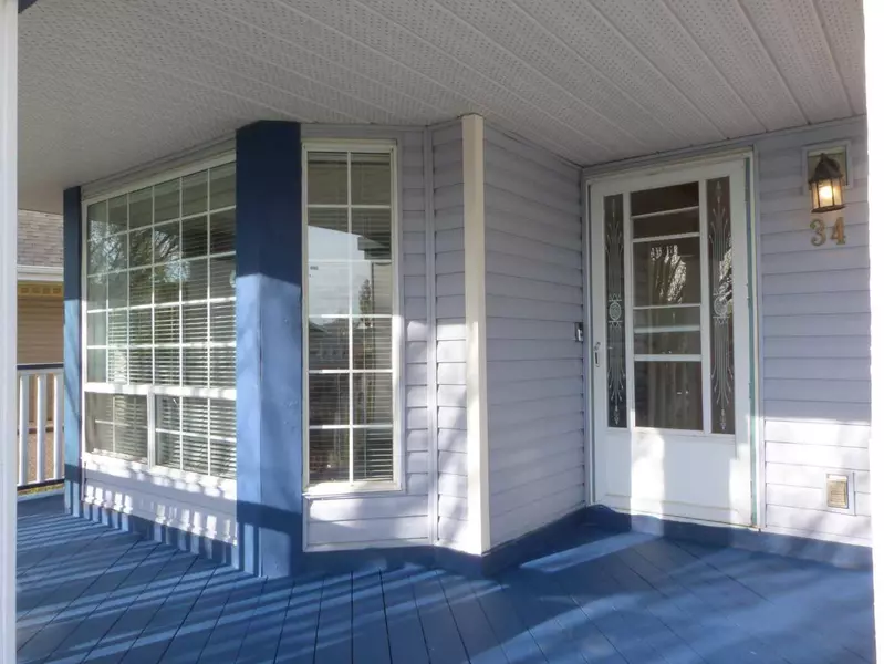 34 Martinridge RD NE, Calgary, AB T3J 3L4