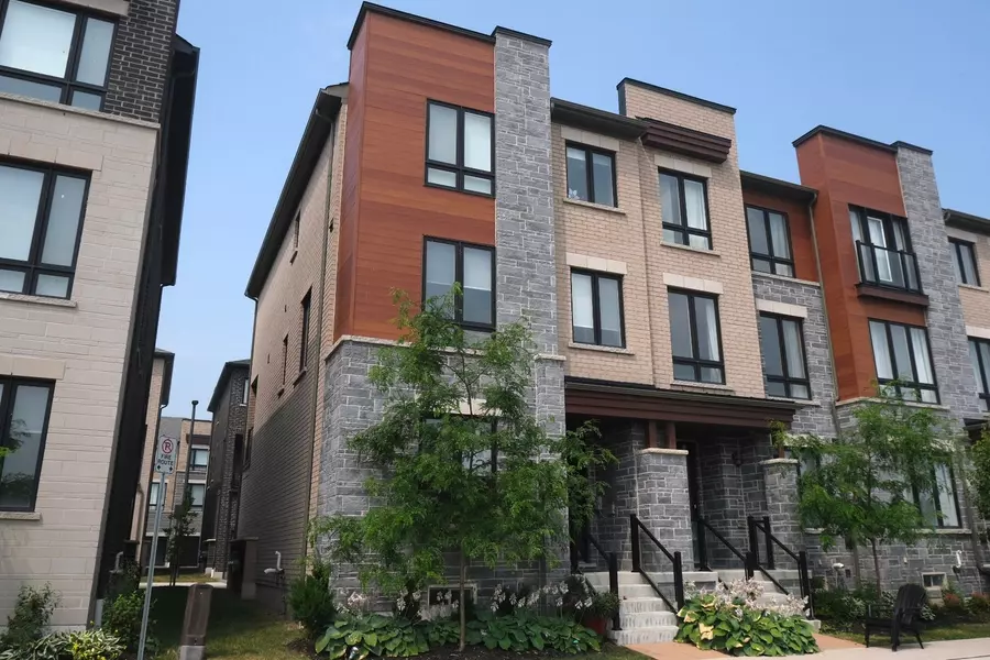 34 Dockside WAY, Whitby, ON L1N 0M6