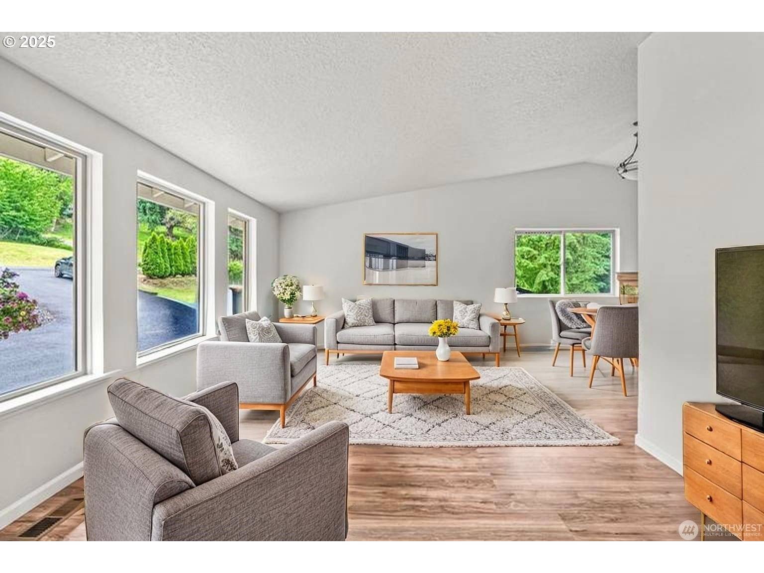 Kelso, WA 98626,1027 FISHPOND RD