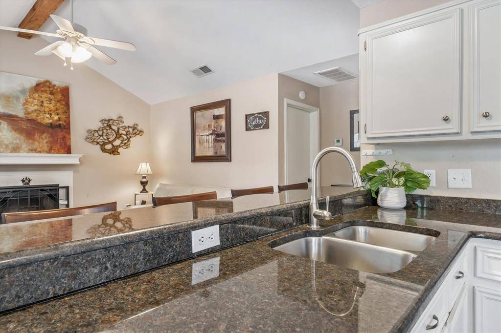 736 Wildwood Trail, Holly Lake Ranch, TX 75765