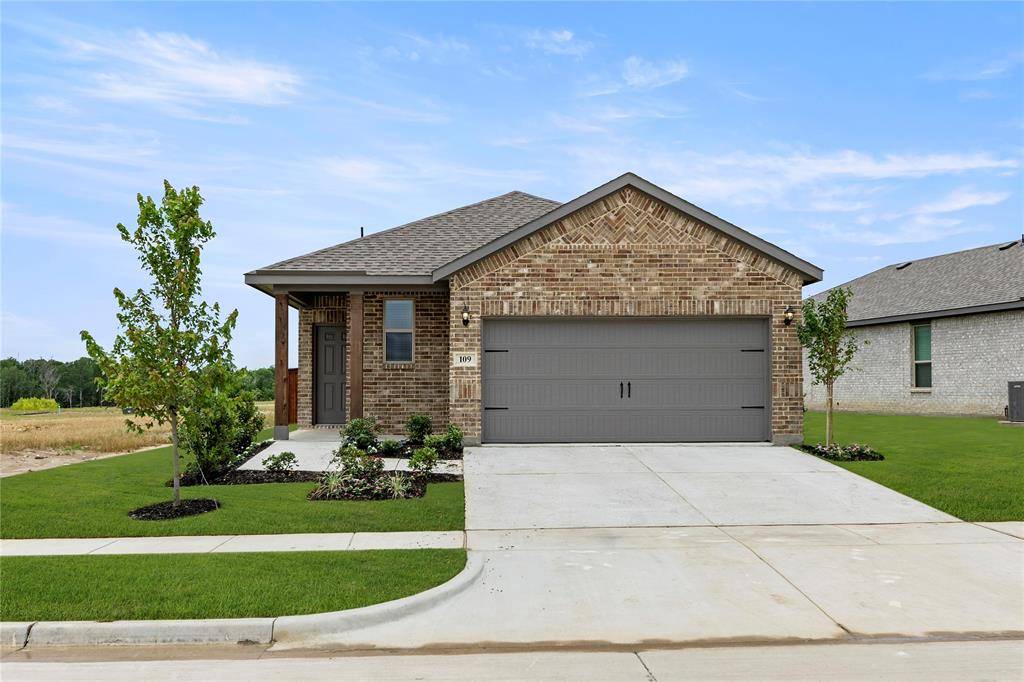 109 Van Horn, Terrell, TX 75160