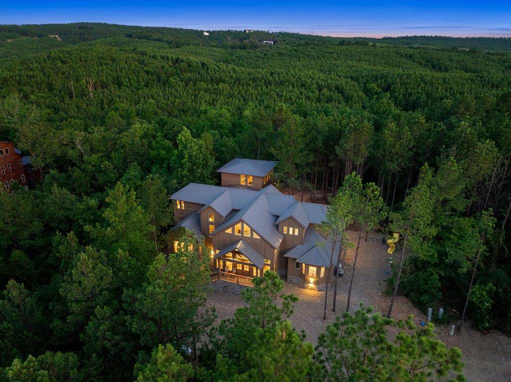 475 Bear Pine Trail, Broken Bow, OK 74728