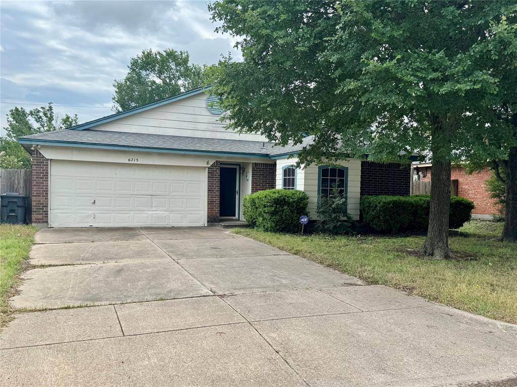 6715 Copperwood Court, Arlington, TX 76001