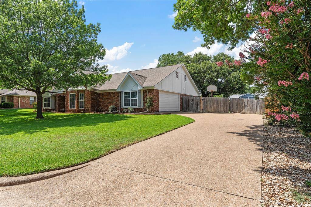 Hewitt, TX 76643,1221 Walden Street