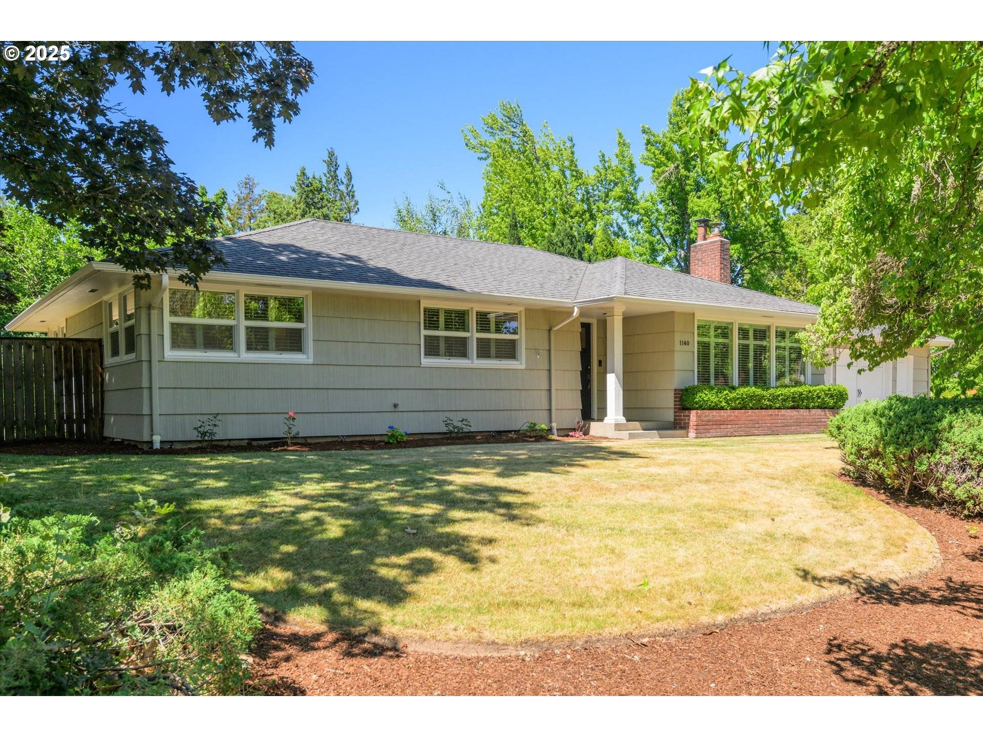 Eugene, OR 97401,1140 BUFF WAY
