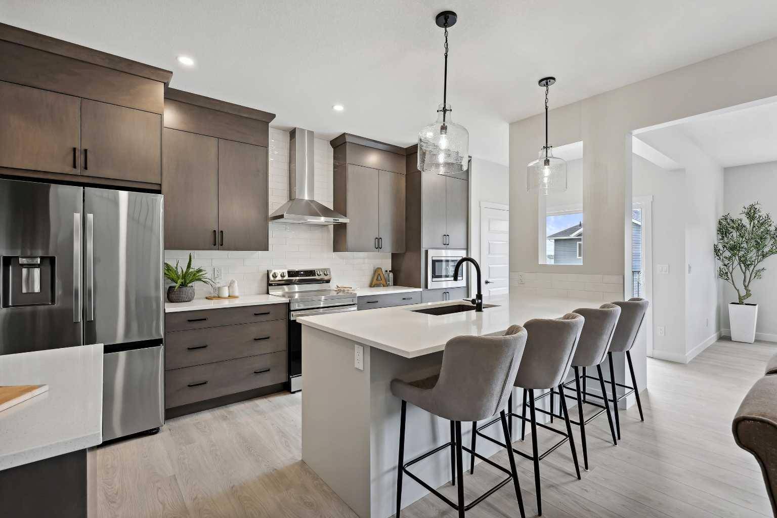 Airdrie, AB T4B 3N6,1378 Bayview CRES SW
