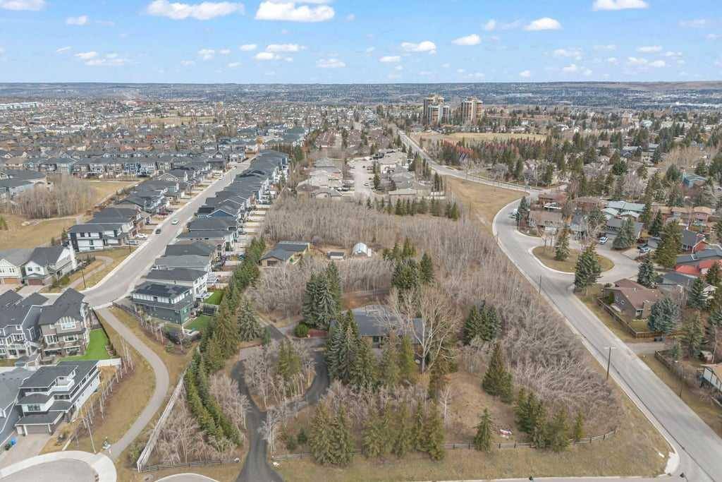 Calgary, AB T3H 4B8,6789 Coach Hill RD Southwest