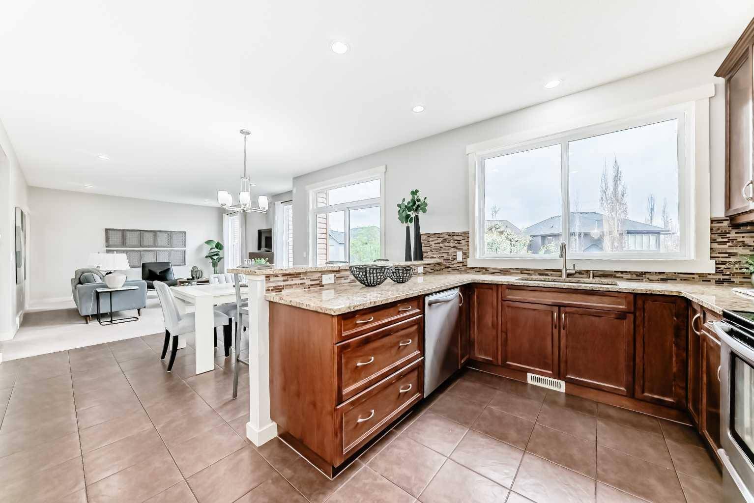 Calgary, AB T2Y 0H2,479 Evergreen CIR SW