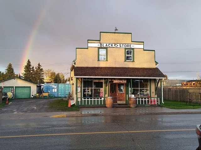 Diamond Valley, AB T0L 0H0,206 Government RD S