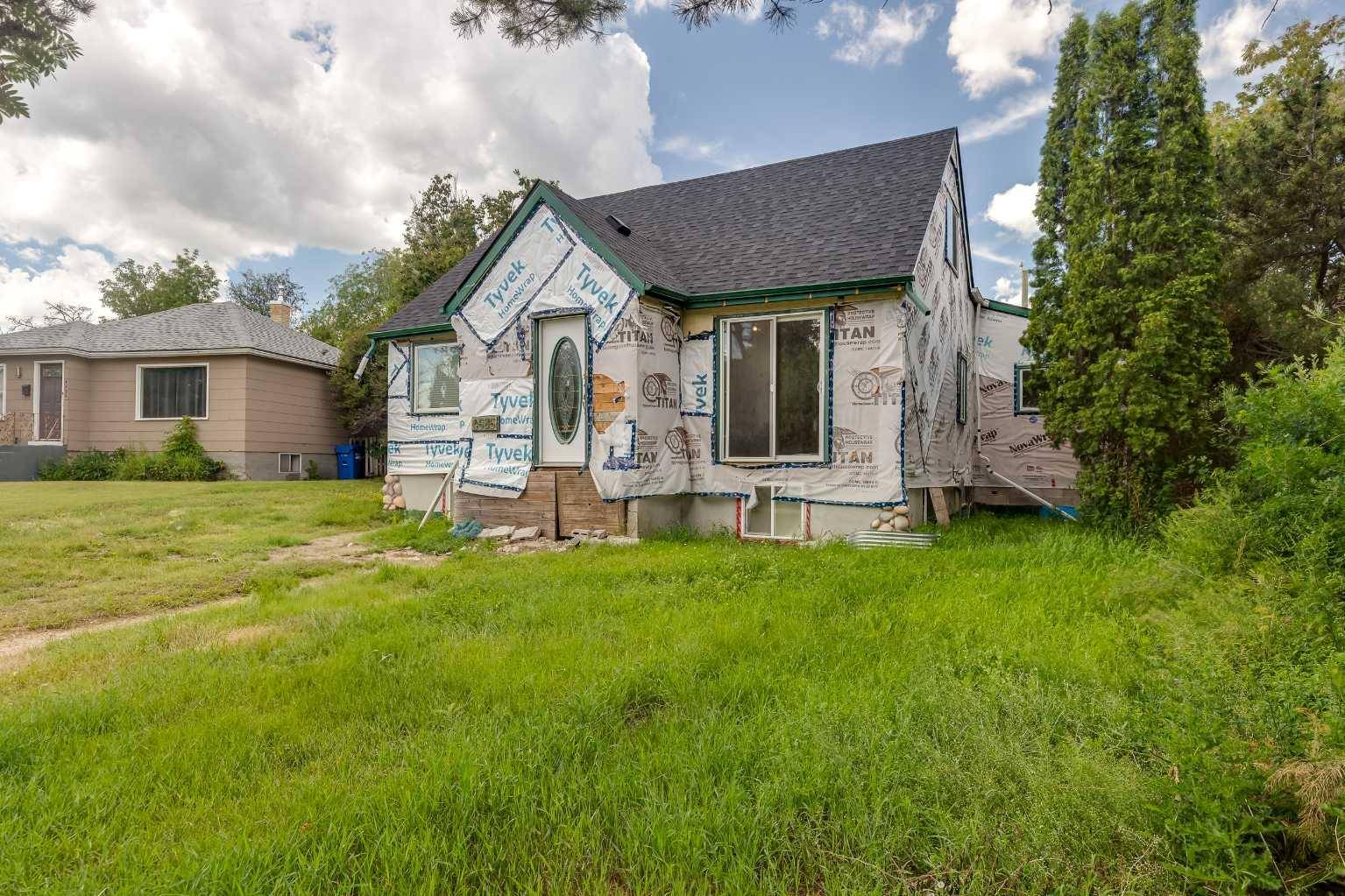 Red Deer, AB T4N 2M1,4535 Moore CRES