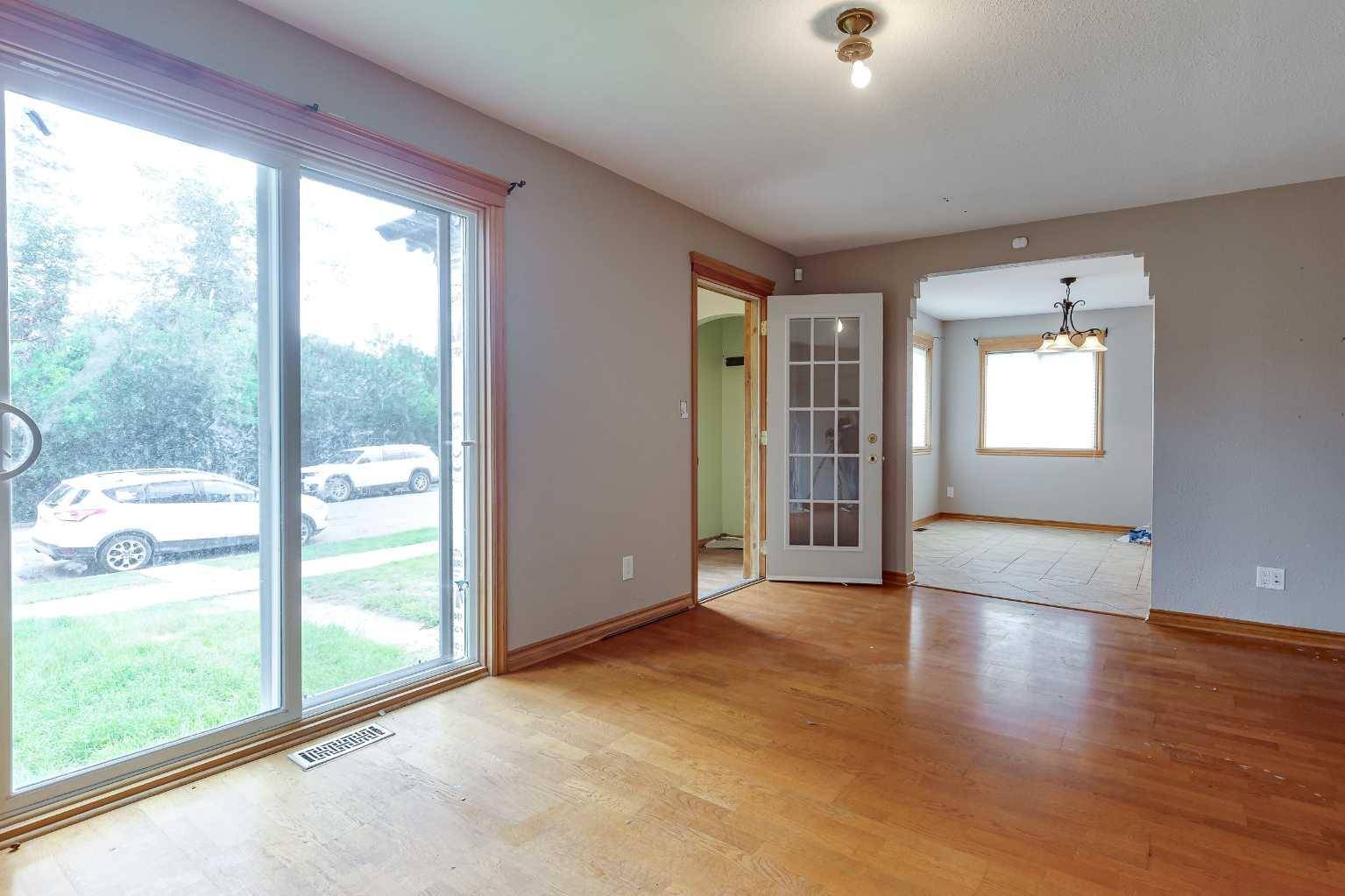 Red Deer, AB T4N 2M1,4535 Moore CRES