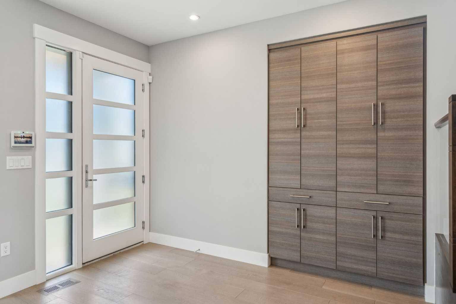 Calgary, AB T2T 4L1,4024 16A ST Southwest
