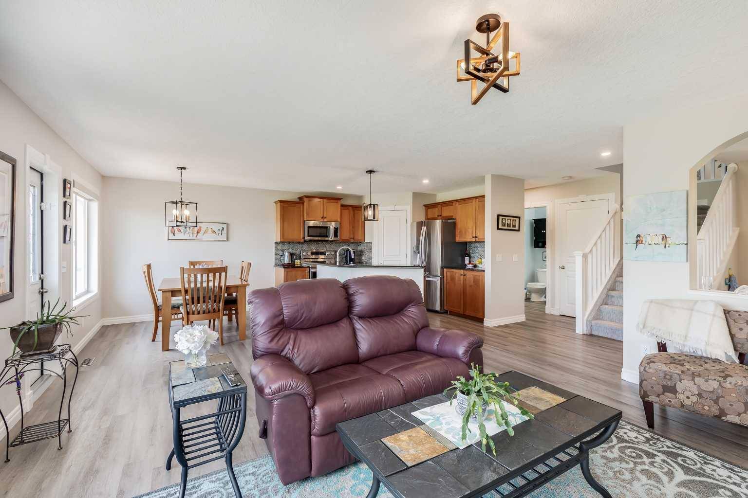 Airdrie, AB T4B 3N1,387 Sagewood PL SW
