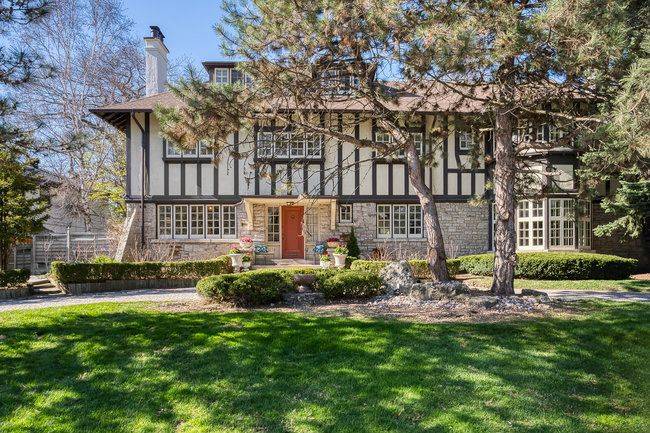 40 Castle Frank CRES, Toronto C09, ON M4W 3A3