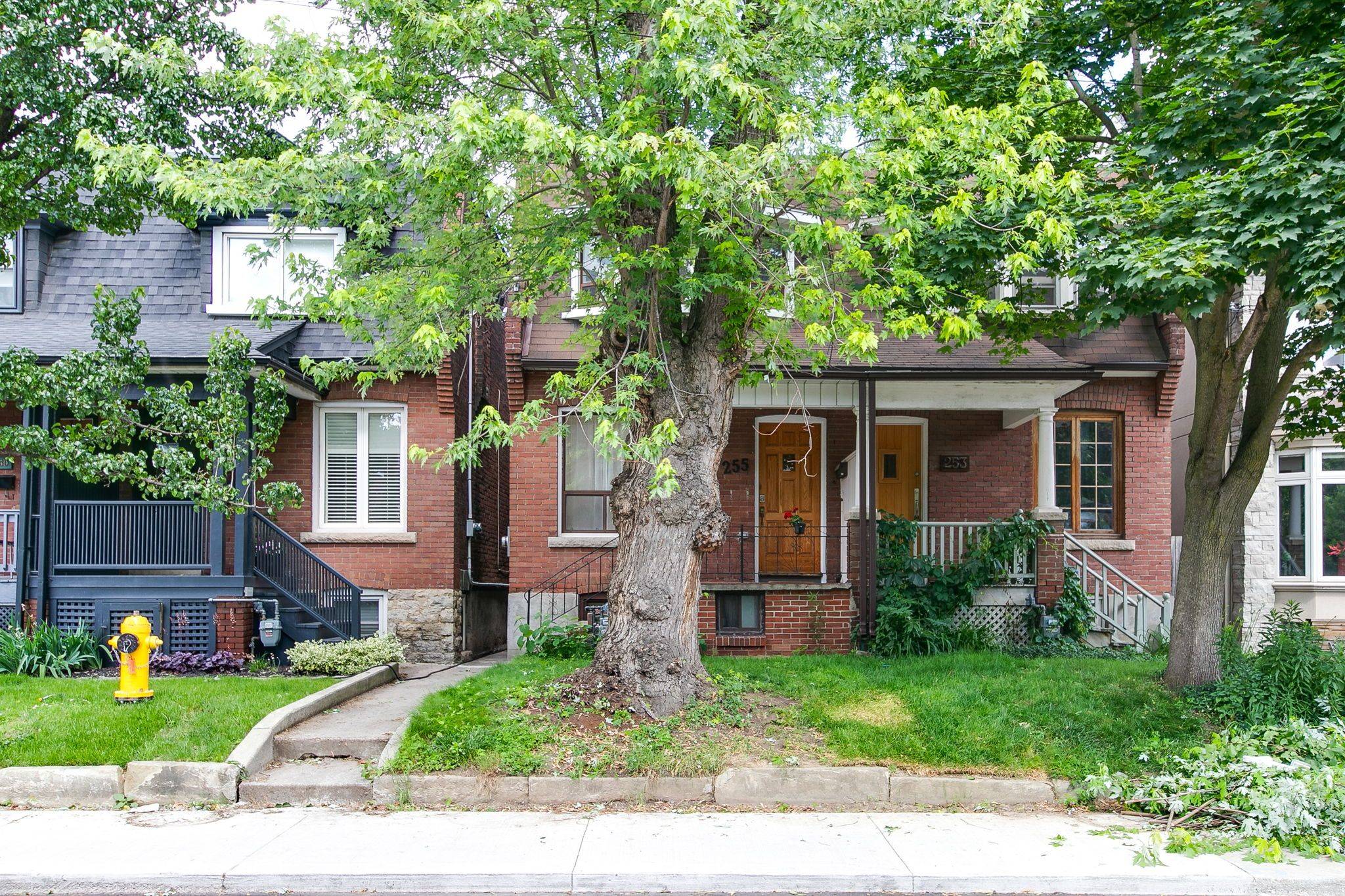 255 Howland AVE #Basement, Toronto C02, ON M5R 3B7