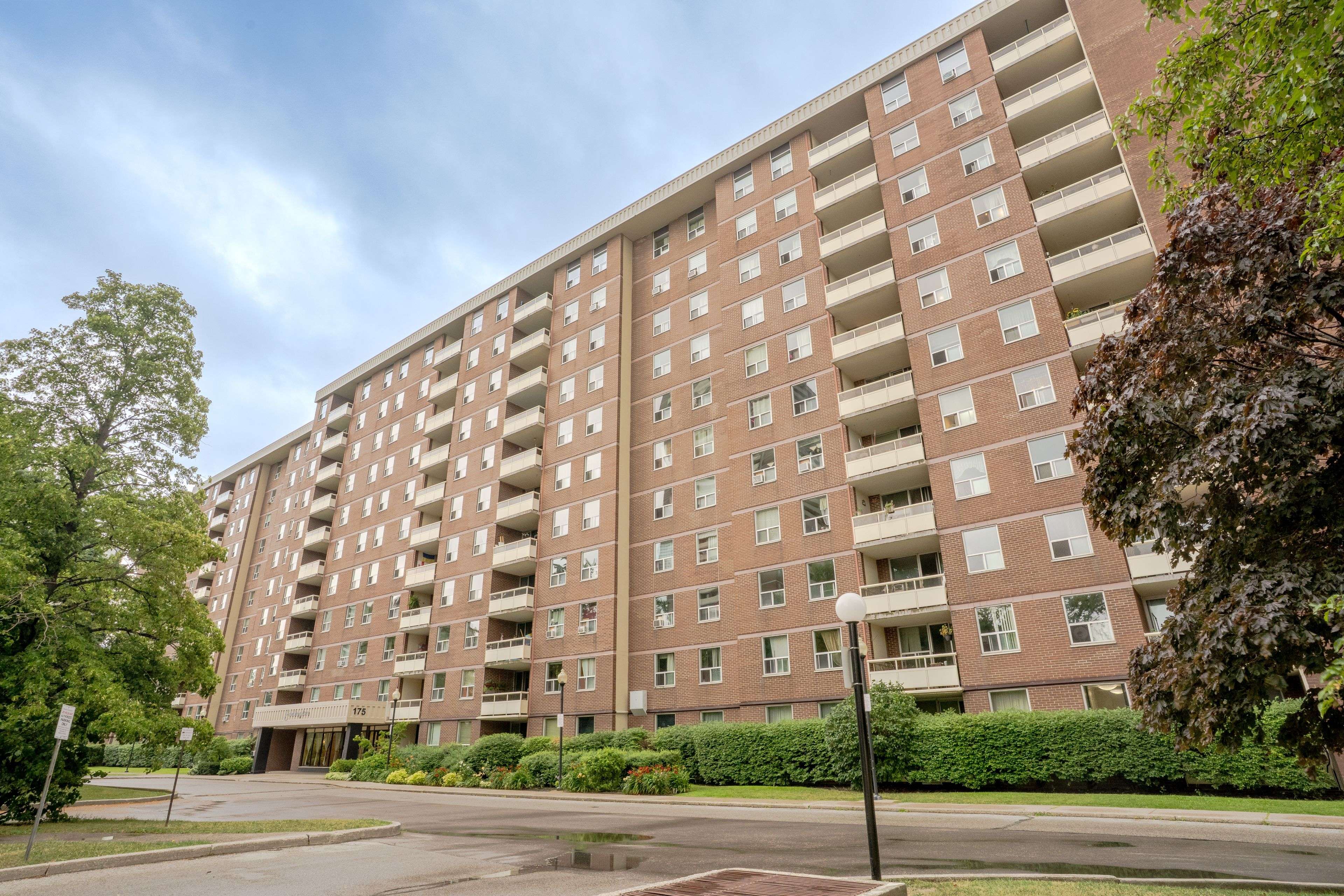 Toronto C07, ON M2M 1V8,175 Hilda AVE #904