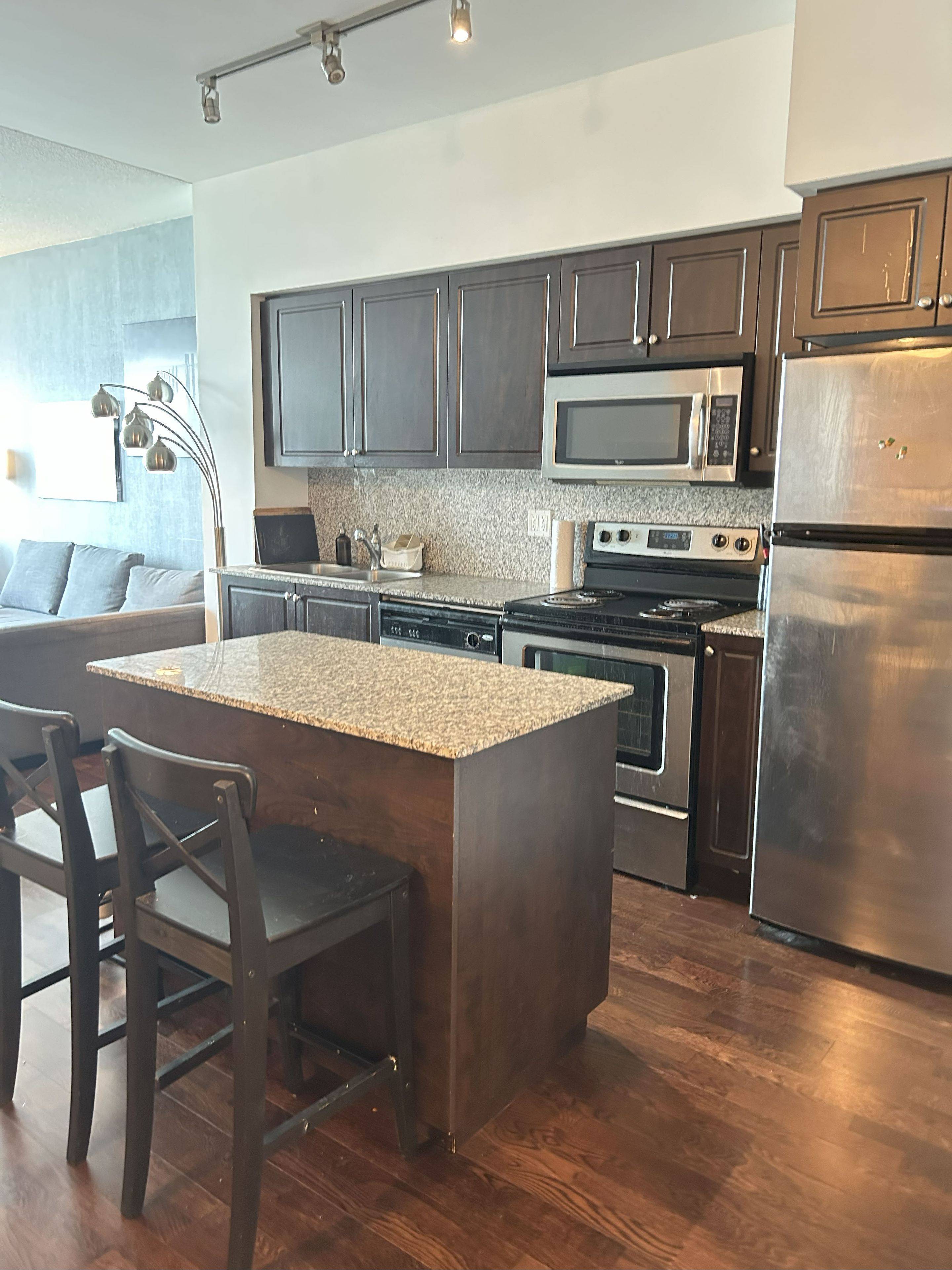 Toronto C01, ON M5V 4A1,215 Fort York BLVD #2408