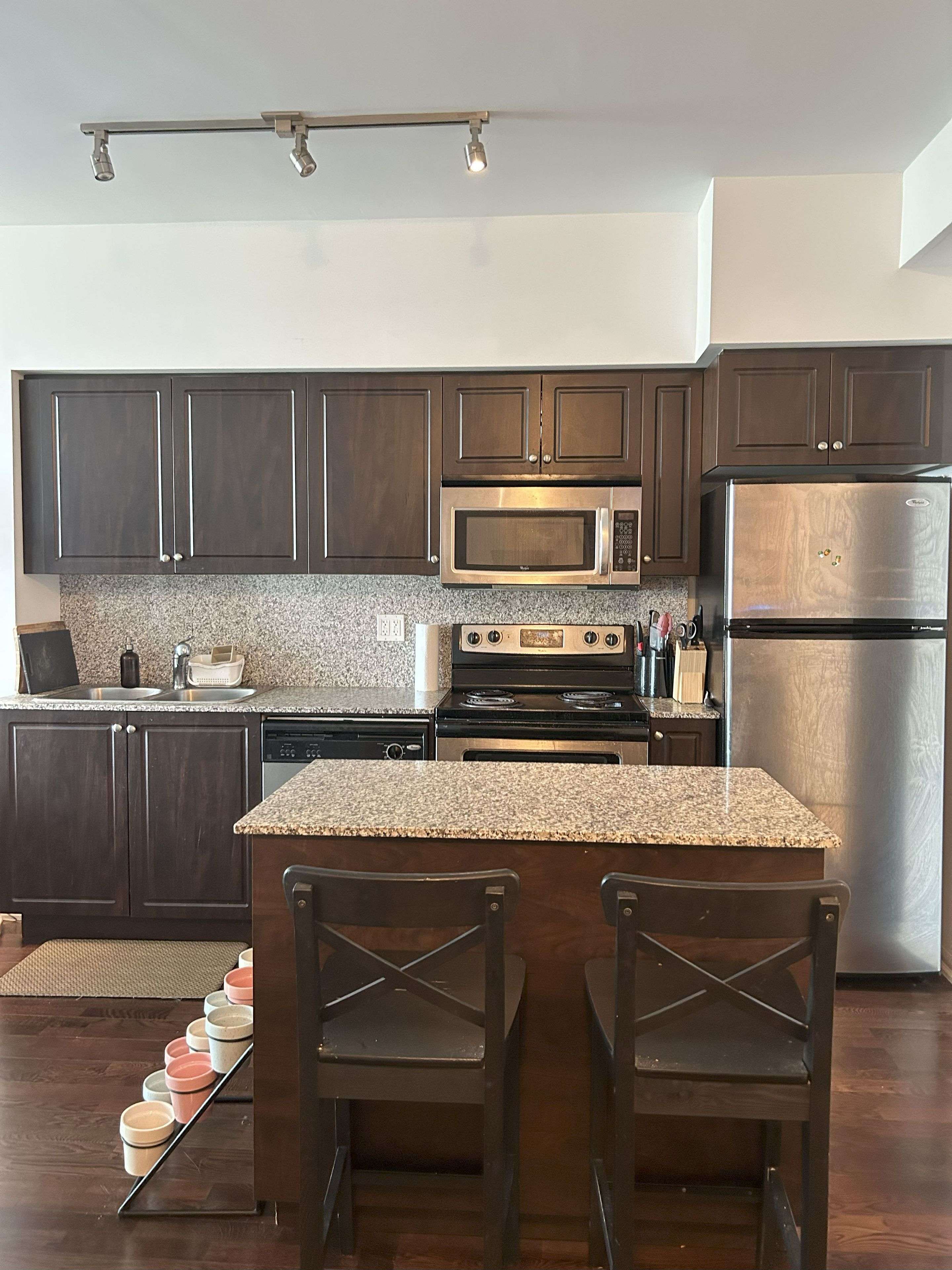 Toronto C01, ON M5V 4A1,215 Fort York BLVD #2408