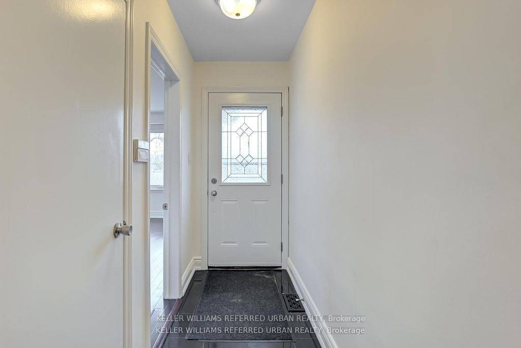 Toronto C14, ON M2M 1Z5,91 Bishop AVE
