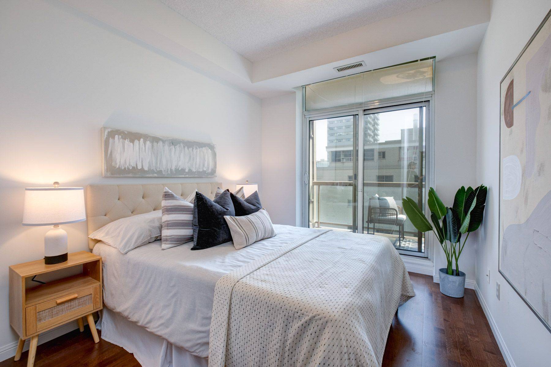Toronto C10, ON M4P 3J9,900 Mount Pleasant RD #502