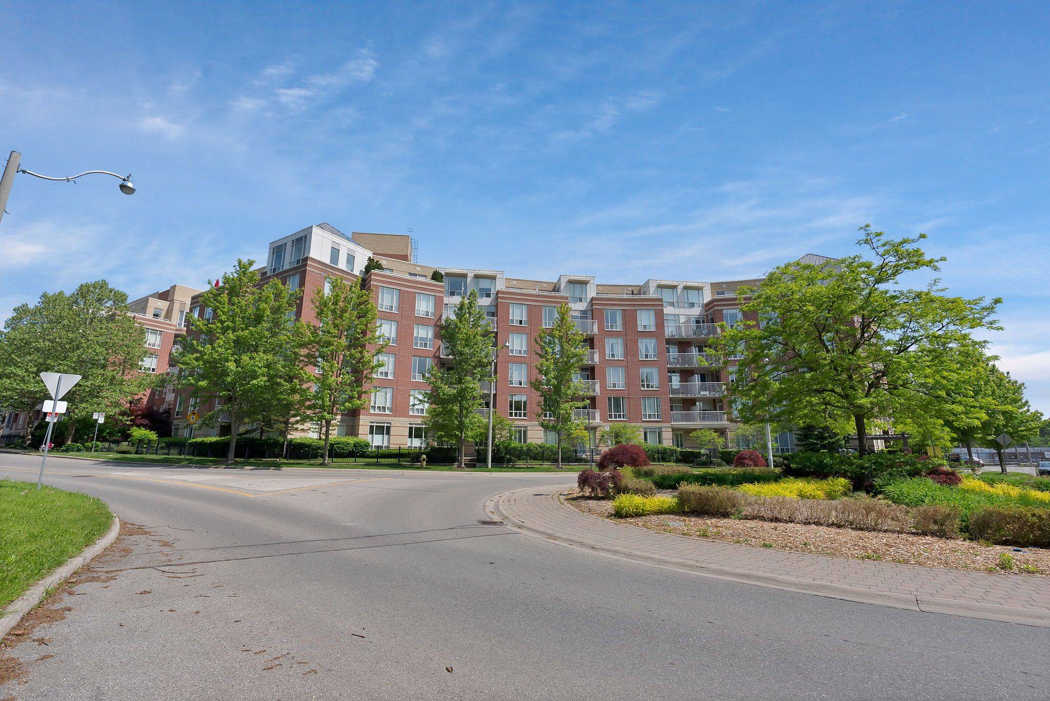Toronto C04, ON M4R 2H9,455 Rosewell AVE #204