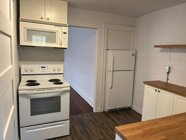 Toronto E03, ON M4J 4N2,40 Bonnie Brae BLVD #Main