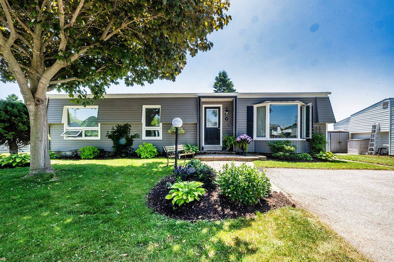 Clarington, ON L1B 1A9,53 The Cove RD