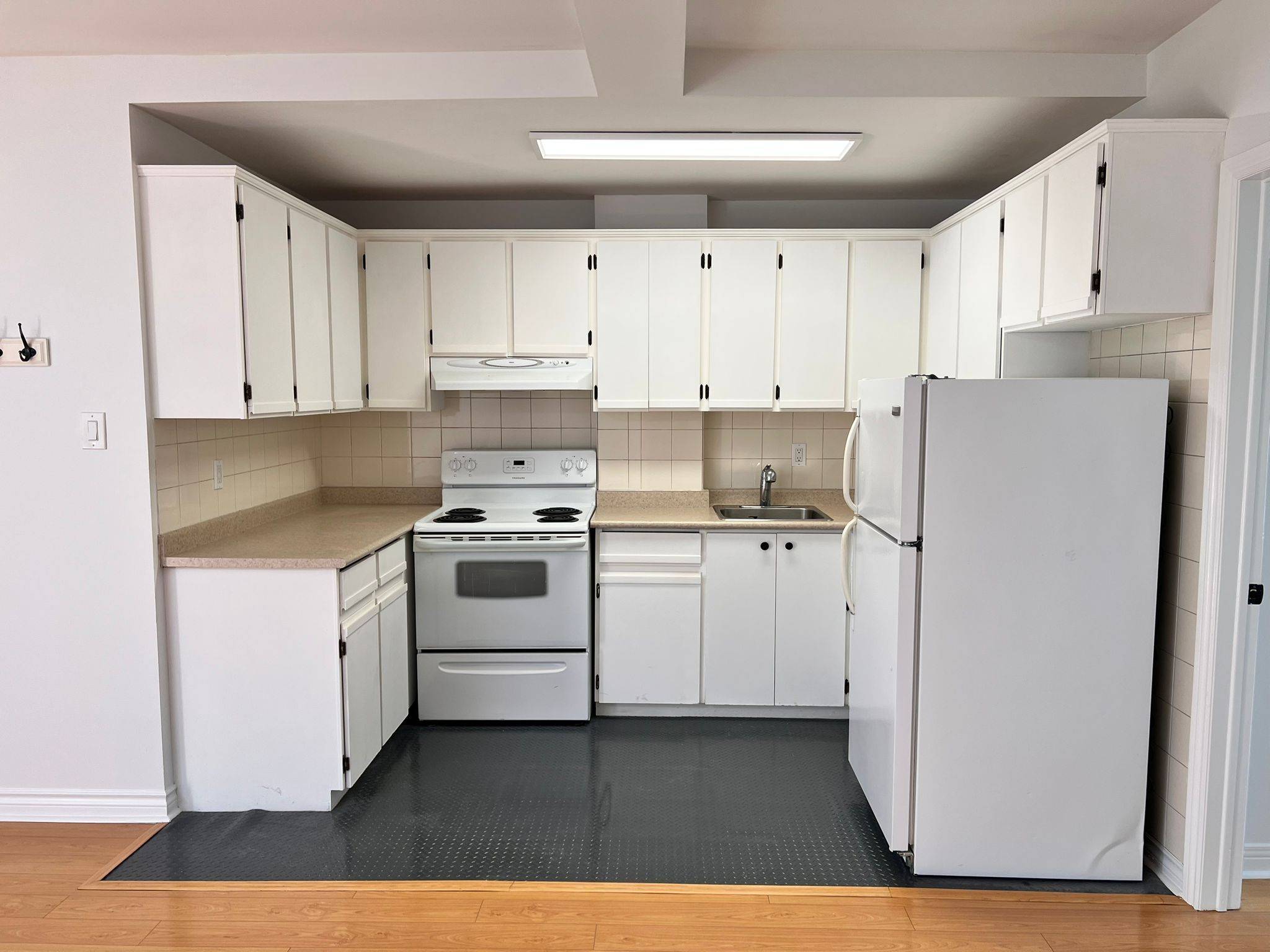 Toronto E03, ON M4K 1N8,358 Danforth AVE #3A