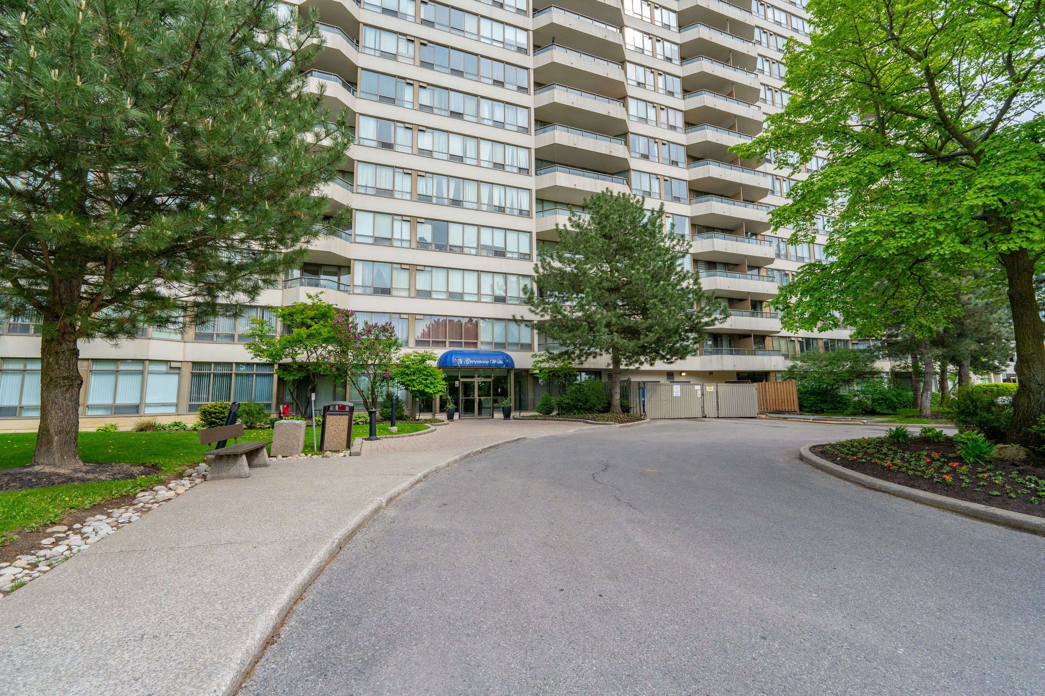 Toronto E04, ON M1K 5J4,3 Greystone Walk DR #925