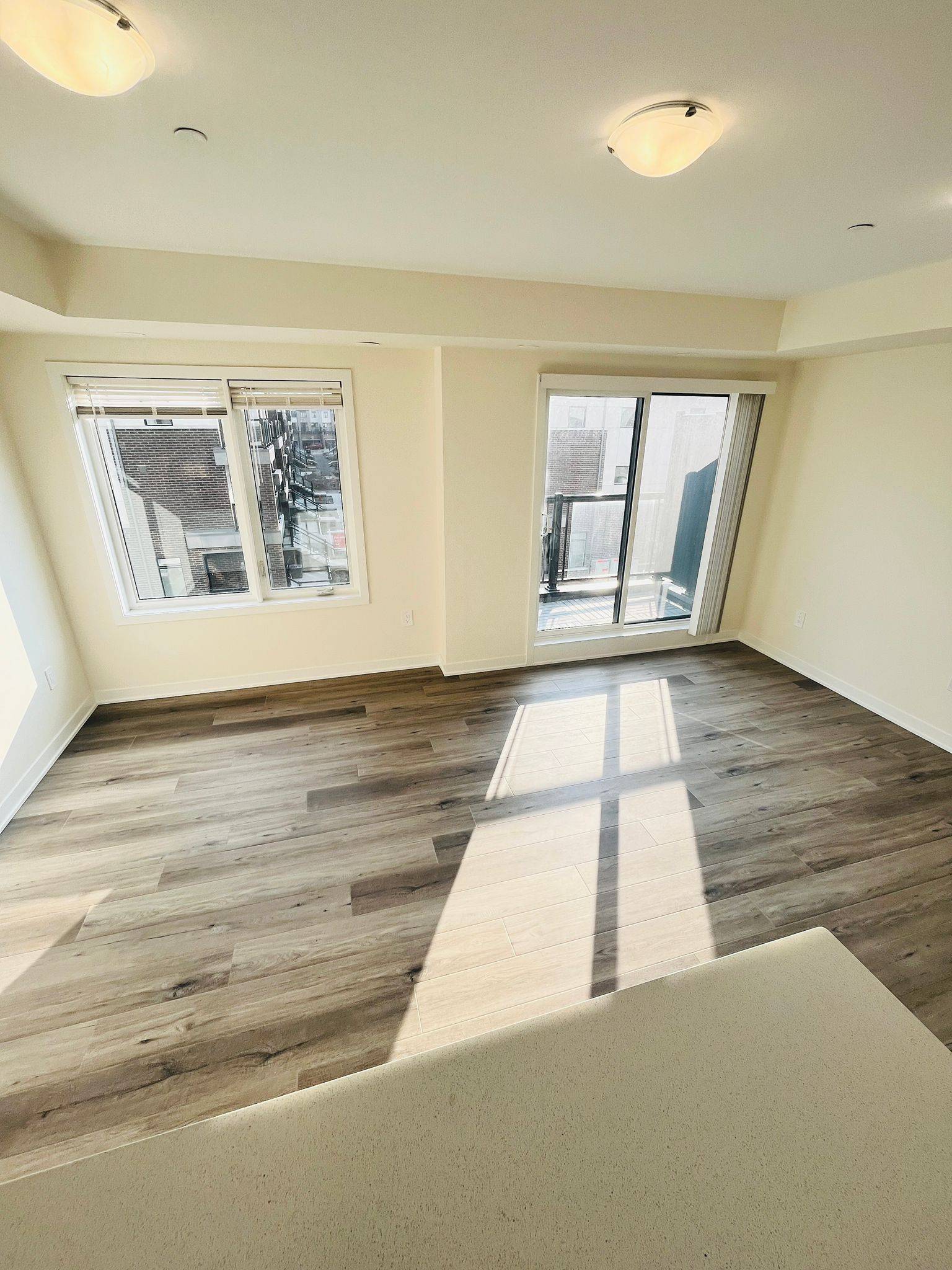 Pickering, ON L1X 0S9,1695 Dersan ST #225