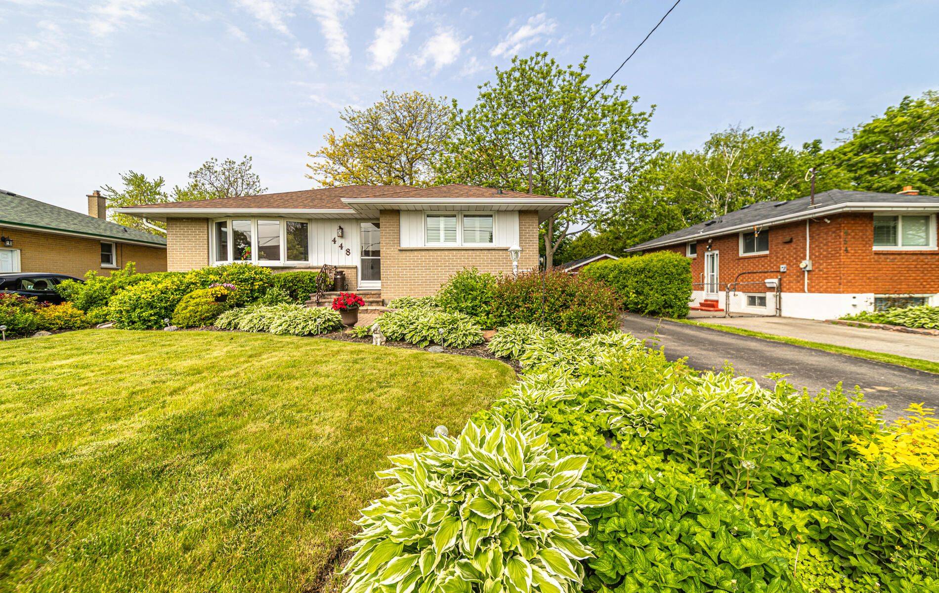 448 Stevenson RD N, Oshawa, ON L1J 5N6