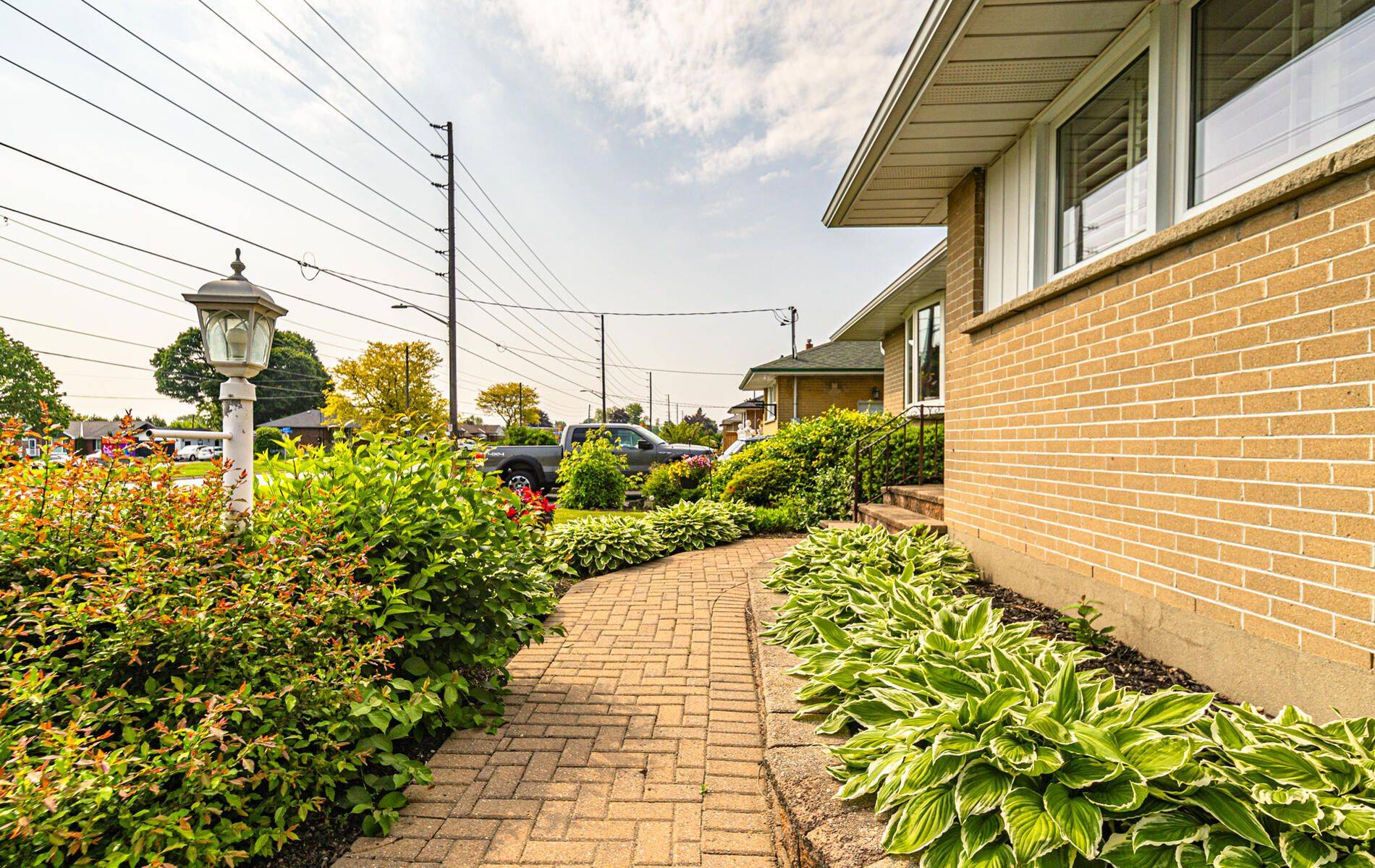 Oshawa, ON L1J 5N6,448 Stevenson RD N