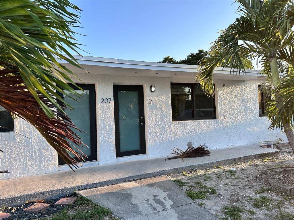 207 NW 7th ST #2, Hallandale Beach, FL 33009
