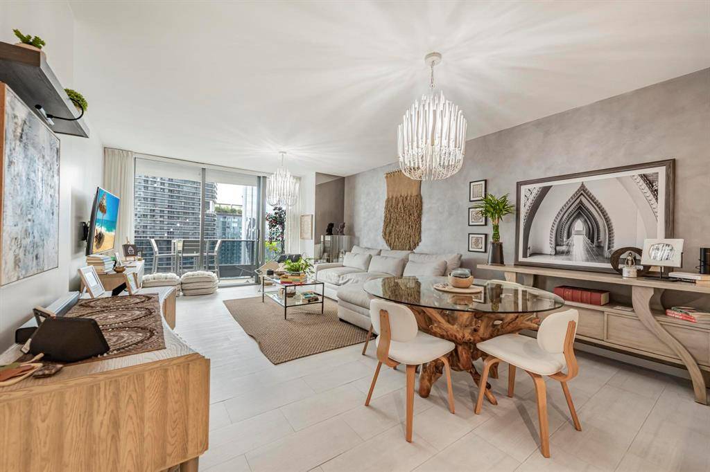 1000 Brickell Plz #4214, Miami, FL 33131